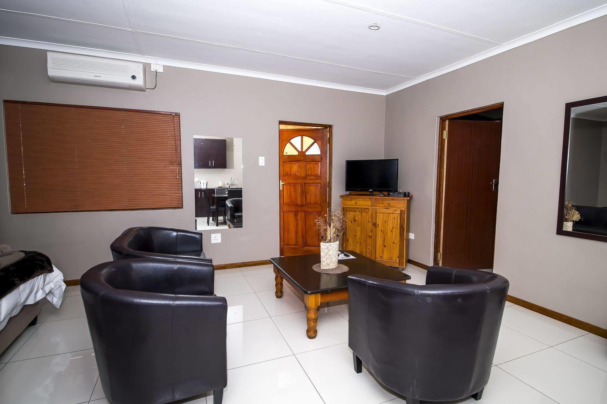Kleinplasie Guesthouse Springbok Extérieur photo